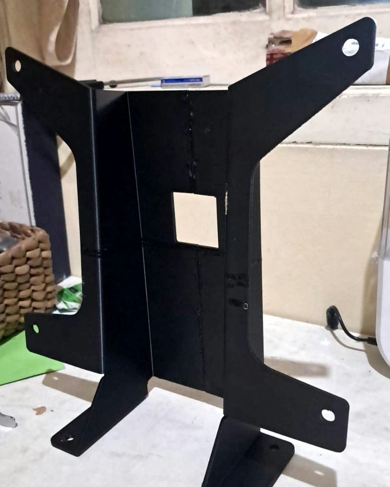 Bracket dudukan hitam hasil cetak 3D